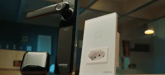 Casa inteligente com automação de fechaduras e iluminação - Braskit